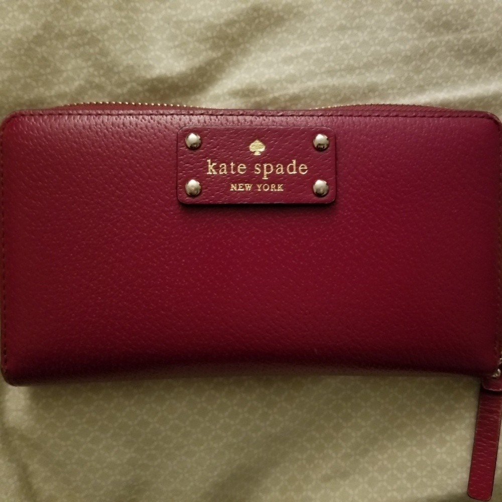 Kate Spade zip around wallet